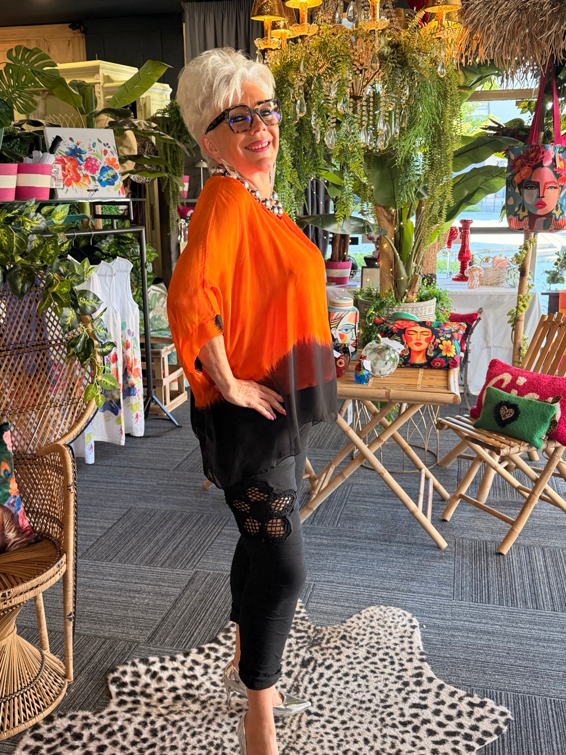 Tunique orange et noire