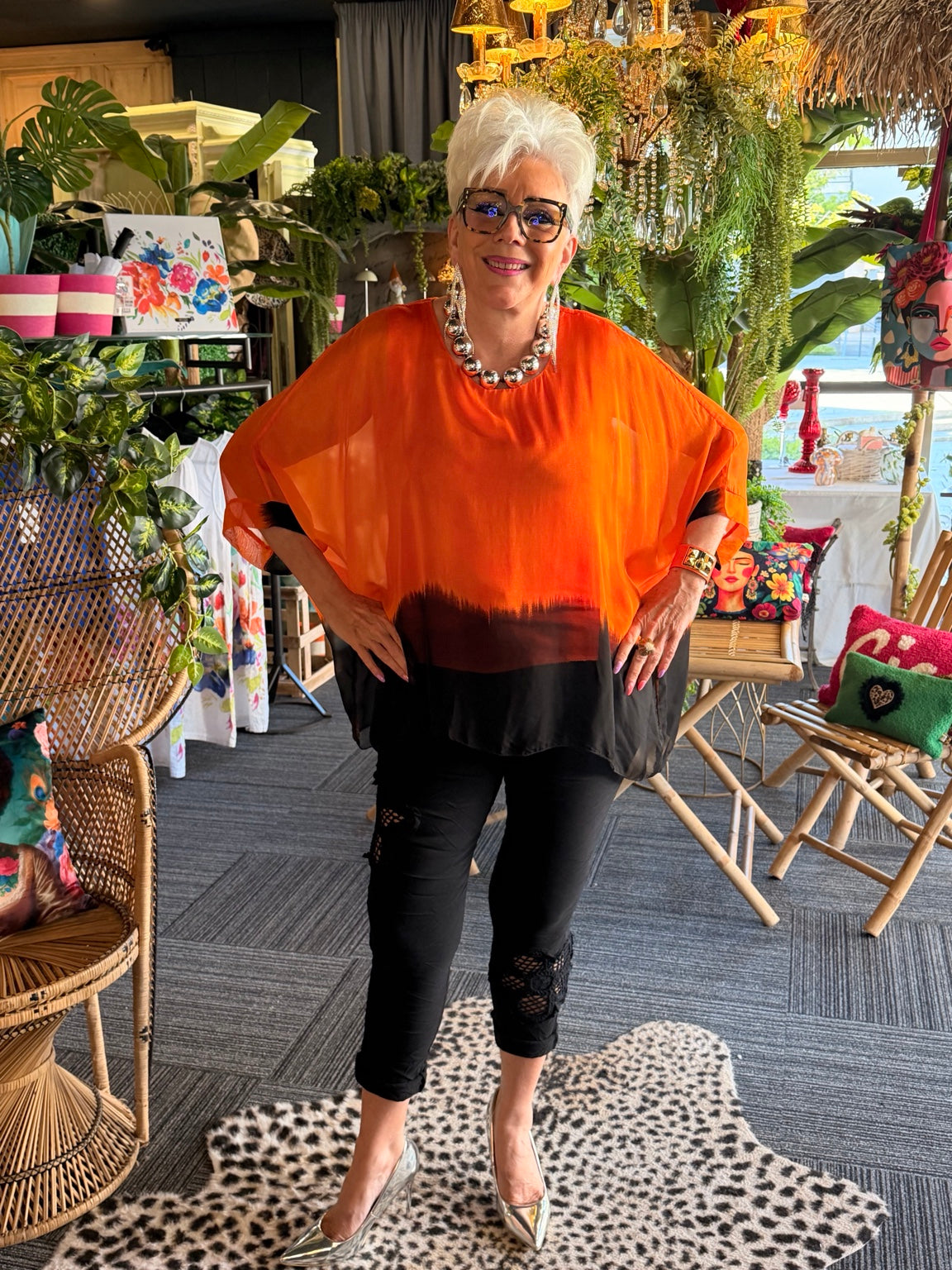 Tunique orange et noire