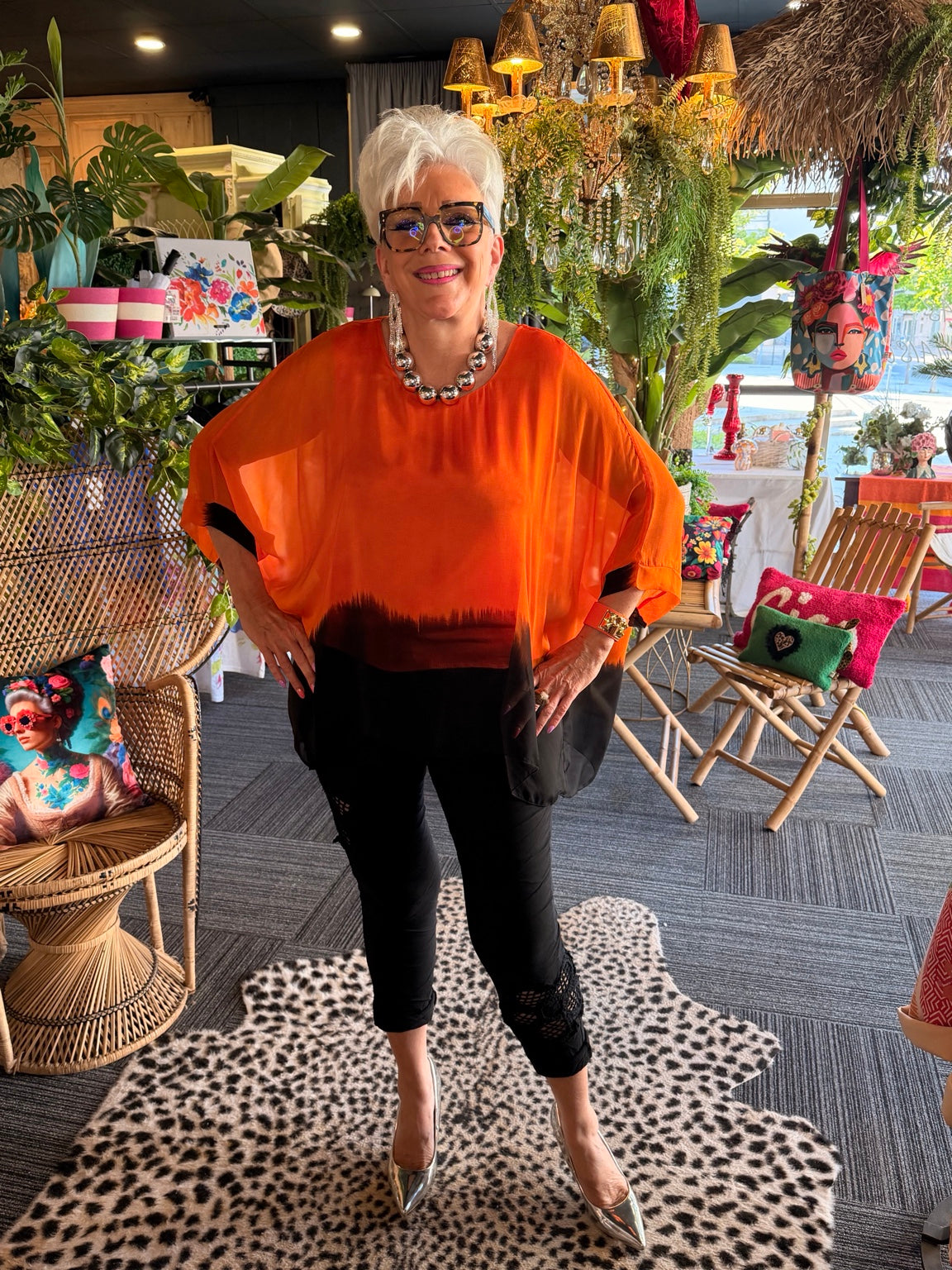 Tunique orange et noire