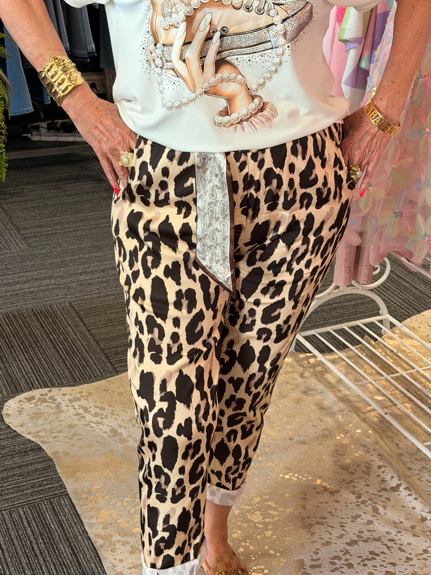 Pantalon léopard satiné